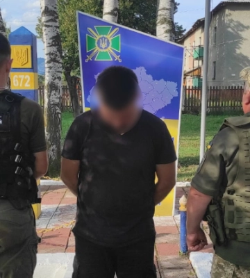 Поблизу кордону на Буковині  затримали 15 чоловіків, які ймовірно видавали себе за туристів
