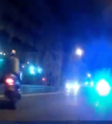 Втікав від поліції у Львові на мопеді і кросом (відео)