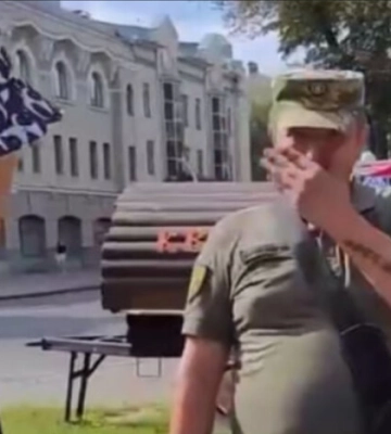 Фітнес-тренер з Полтави плюнув у військового, який рік тому підірвався на міні