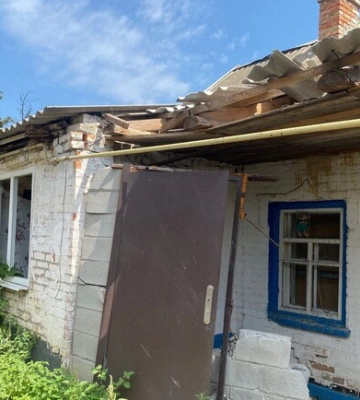 Ворог атакував дроном адмінбудівлю в Нікополі, є поранені - розпочато розслідування