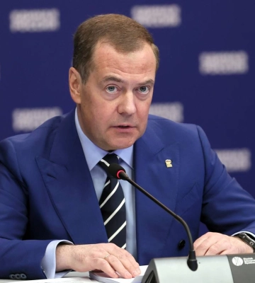 Медведєв погрожує НАТО через згоду Заходу на знищення всього російського у Криму