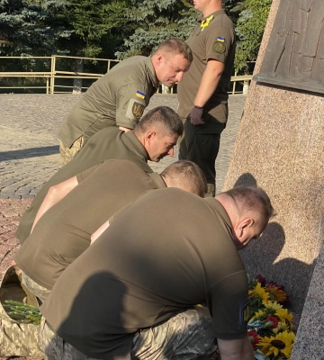 В Ужгороді вшанували памʼять захисників, які загинули в боротьбі за незалежність, суверенітет і територіальну цілісність України