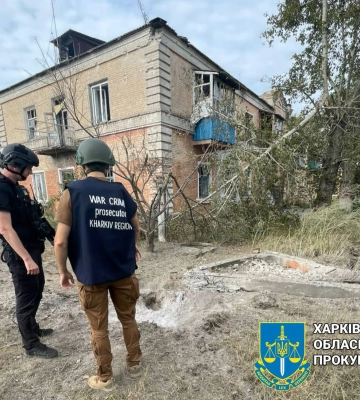 Окупанти вдарили по підприємству та житловому будинку у Куп’янську: є загиблий та поранений 