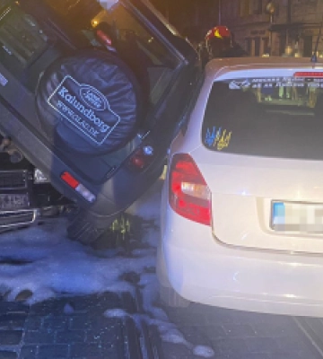У Львові сталась потрійна ДТП, є постраждала