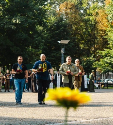 У Дніпрі вшанували пам’ять загиблих українських воїнів