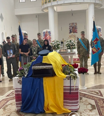 Київ сьогодні прощається з легендарним льотчиком «Джусом» (фото, відео)