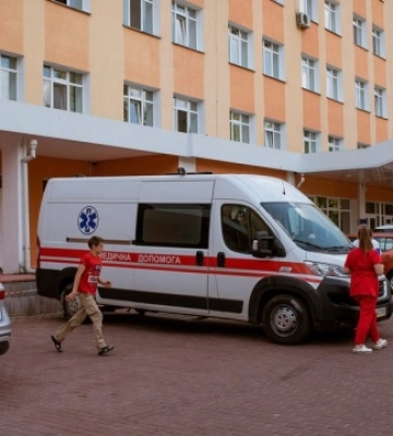 Підрив автомобіля на Чернігівщині: двоє дівчат перебувають у стані середньої тяжкості