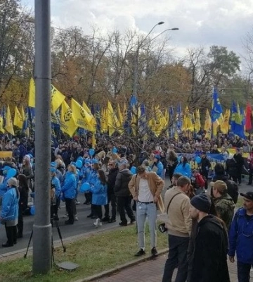 В 5−6 раз. С начала полномасштабной войны количество украинцев, считающих себя националистами, существенно увеличилось — опрос