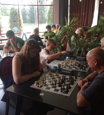 В обласному центрі Закарпаття відбулися змагання зі швидких шахів
