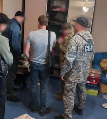 На Чернігівщині керівник ЦНАПу організувала схему допомоги ухилянтам