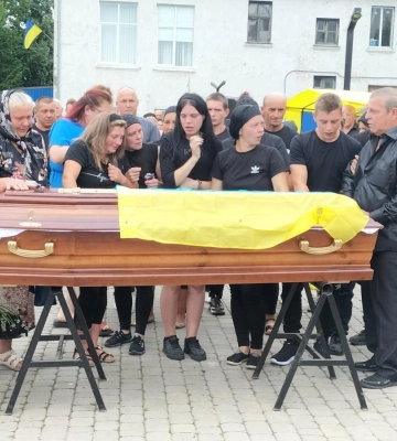 Тепер він лицар Небесного воїнства: у Рожищі поховали Героя Андрія Кобача