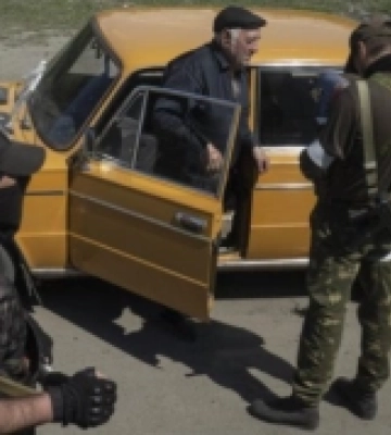 На Херсонщині росіяни брехнею змушують місцевих мешканців «голосувати» на псевдовиборах