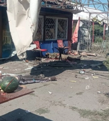 На Харківщині росіяни влучили у кафе: там перебували люди, є жертви