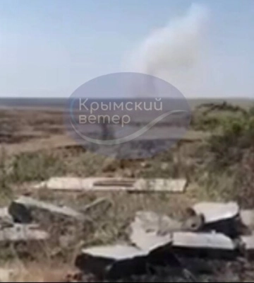 У Криму прогриміли потужні вибухи: здіймається дим (відео)