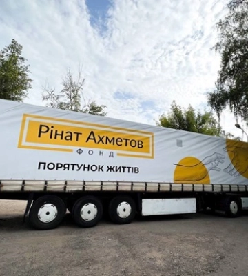 До Новомосковська привезли гумдопомогу для переселенців з Луганщини