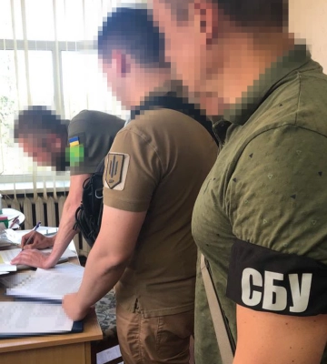 На Київщині очільниця ВЛК “списала” пів сотні ухилянтів за понад 10 млн грн хабарів