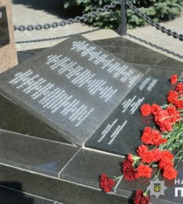 У Миколаєві вшанували пам’ять захисників і захисниць, які загинули під час війни