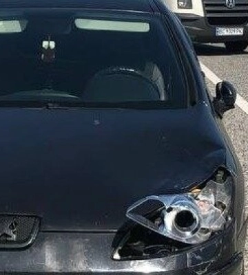 На Львівщині два автомобілі злетіли з дороги (ВІДЕО)