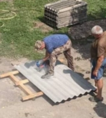 Як рівненські будівельники відбудовують Заградівку
