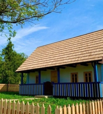 На Буковині відкрили музей-садибу поетеси Анни Дущак