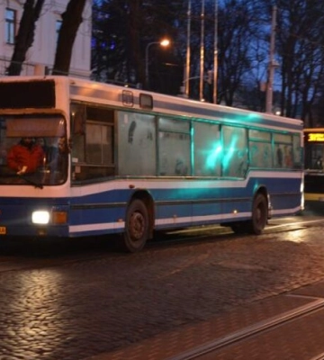 Водій автобуса у Львові виштовхав зі салону пасажирку: як покарають (відео)