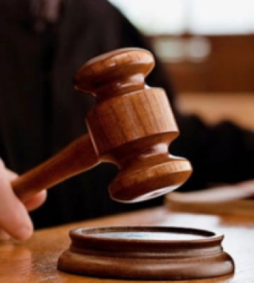 Звільнений львівський митник через суд поновився на посаді та відсудив та 93 тис. грн зарплати