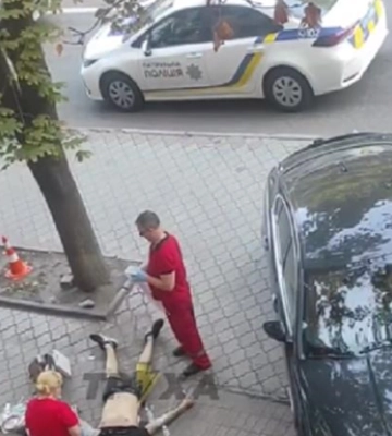 У Дніпрі поліцейський застрелив чоловіка на вулиці - соцмережі