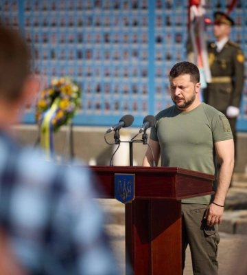 Герой України посмертно: родині загиблого льотчика з Луцька Євгена Лисенка вручили орден «Золота Зірка» 