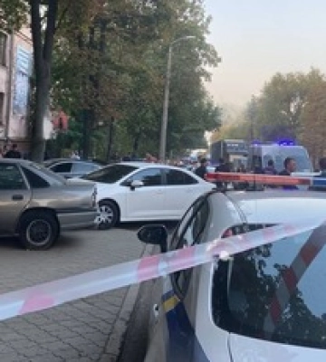 &quot;На підлогу, швидко!&quot;: У Дніпрі поліцейський розстріляв цивільного, відео і всі деталі