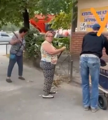 Вибиті вікна та повалені дерева: Шевченківський район столиці після атаки (відео)