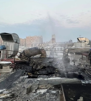 В Киеве обломки российской ракеты пробили крышу Ашана