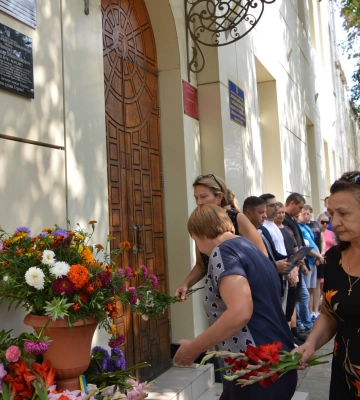 У Лебедині відкрили меморіальну дошку на честь загиблого героя Олександра Винокурова