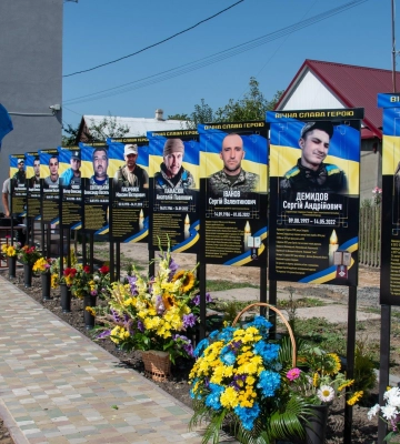 У селищі на Волині облаштували Алею слави і пам’яті про загиблих військовослужбовців громади