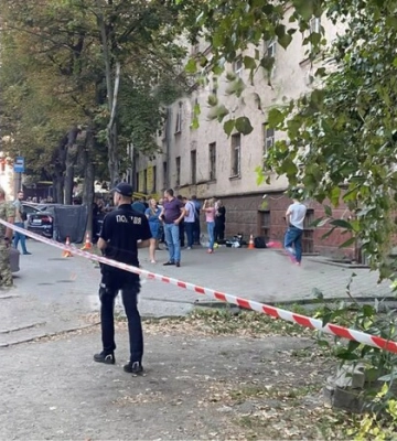 «У машині була коханка». Дружина застреленого поліцією в Дніпрі зробила заяву