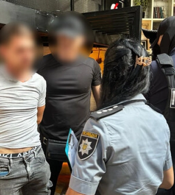 В Одесі затримали чоловіка, який обіцяв за $20 тис. &quot;відмазати&quot; від мобілізації. ФОТО