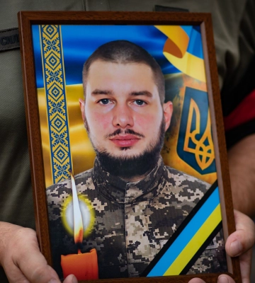 В Ужгороді попрощалися із загиблим на війні Героєм