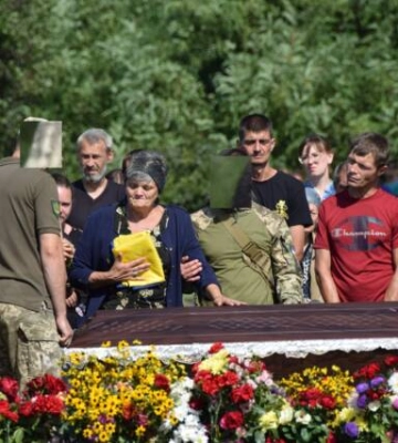 Петрівська громада попрощалась із загиблим воїном 