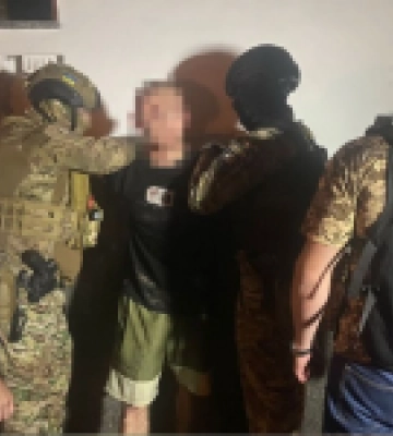 СБУ та Нацполіція затримали у Полтаві провокатора, який ображав та плювався у бійців ЗСУ