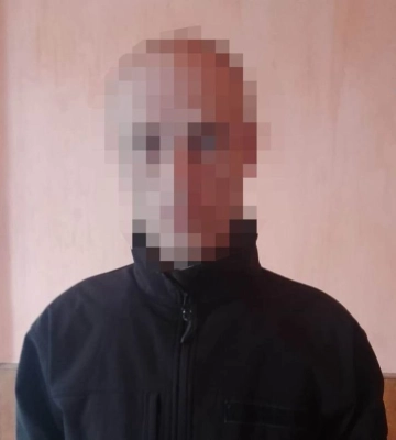 На Львівщині чоловік вдарив розбитою пляшкою і задушив безпритульного собаку