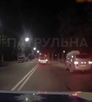 Перетнув подвійну суцільну: у Луцьку вночі зловили п&#039;яного водія (відео)