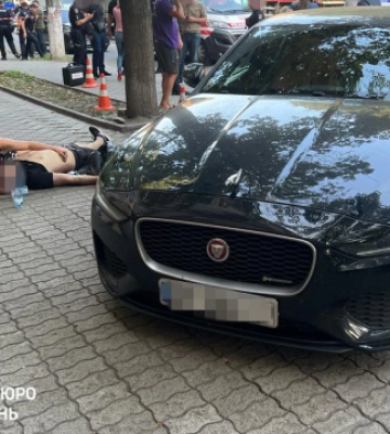 Смертельна стрілянина: поліція показала відео з бодікамер патрульних у Дніпрі