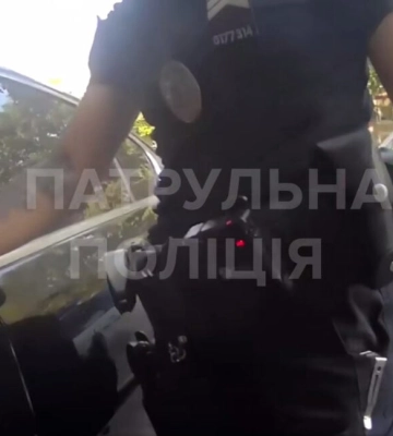 Інцидент у Дніпрі: патрульні опублікували відео з бодікамер