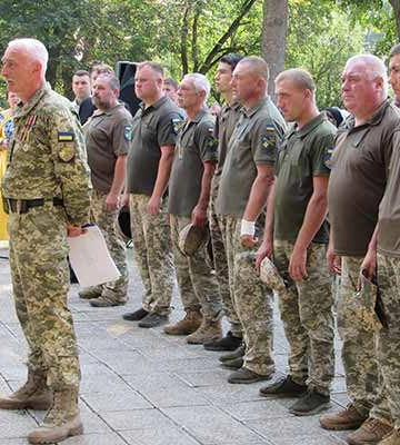 У Чорнухах на Полтавщині урочисто відкрили Дошку пам&#039;яті захисників України