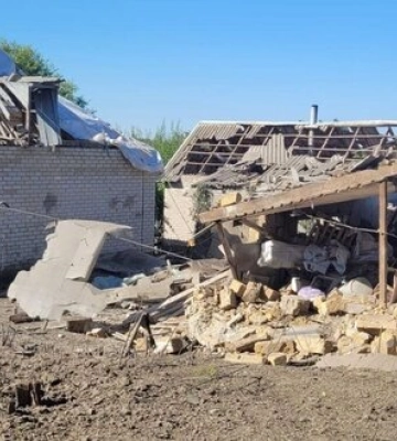 За прошедшие сутки россияне обстреляли 26 населенных пунктов в Запорожье: один человек погиб, еще один ранен. ФОТО