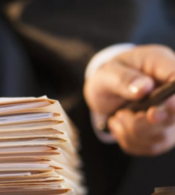 Била свого собаку повідком: суд оштрафував львів’янку на 3400 грн