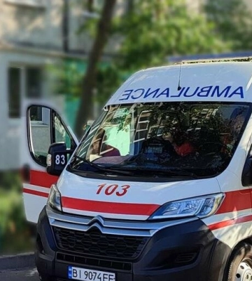 На Полтавщині 89-річний дідусь випав з багатоповерхівки: він помер на місці