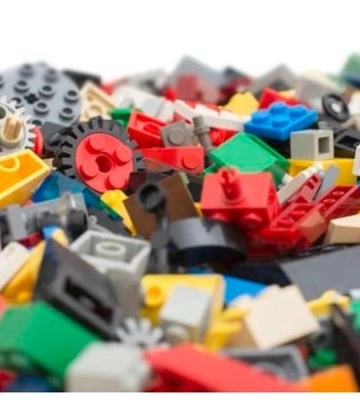 Продажі продовжують зростати. Lego зіштовхнулося з падінням прибутку до рівня 2004 року