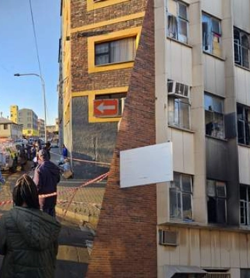 Десятки погибших и люди в ловушке: в центре крупнейшего города ЮАР вспыхнул пожар