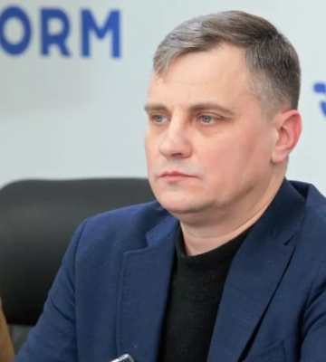Скандал у соцмережах: екснардеп порівняв жінок-поліцейських із повіями