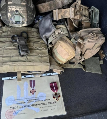 Майор Іван Сплавник з Чернівців удостоївся відзнаки Міноборони Хрест Десантно-штурмових військ
